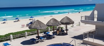 BEAUTIFUL VILLA ON THE BEST BEACH OF CANCUN