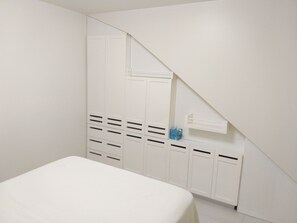 2 habitaciones, tabla de planchar con plancha y wifi gratis 