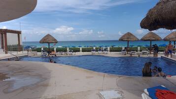 Piscine extérieure, piscine chauffée