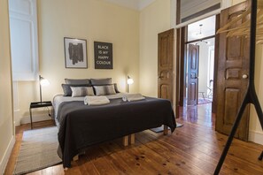 4 habitaciones, tabla de planchar con plancha, internet y ropa de cama 