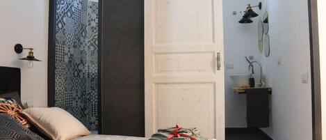 1 bedroom, soundproofing, WiFi