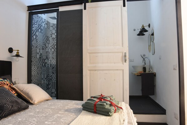 1 Schlafzimmer, schallisolierte Zimmer, WLAN