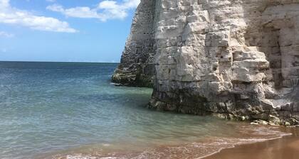 Sea Song Cottage, beautiful Victorian cottage and garden