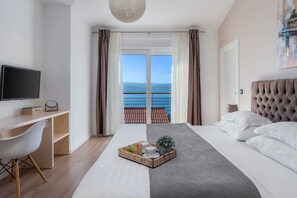 4 bedrooms, in-room safe, iron/ironing board, travel crib