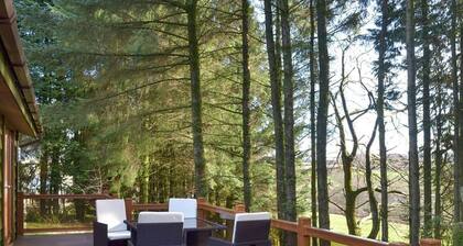 Un pavillon situé dans un endroit calme avec vue sur la campagne