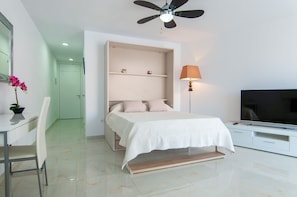 Iron/ironing board, free WiFi, bed sheets