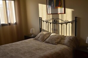 1 bedroom, desk, iron/ironing board, WiFi - Tramuntana & Beach. For 2 persons (Pollensa)
