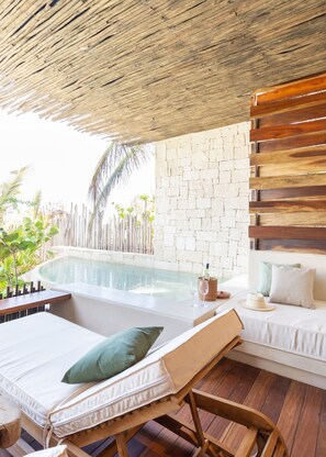 Suite Ground Floor Ocean Front | Strand-/Meerblick