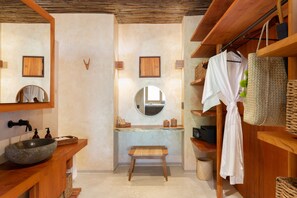 Dusche, Regendusche, kostenlose Toilettenartikel, Haartrockner
