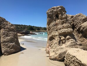In Strandnähe, Liegestühle, Strandtücher