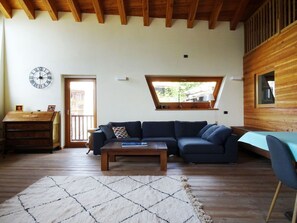 Een flatscreentelevisie