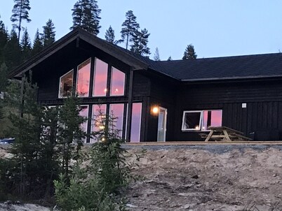 Atmospheric villa / hytte, cross country ski in ski out, short distance to ski area