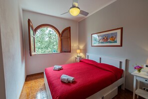 2 chambres, lit parapluie, Wi-Fi, draps fournis