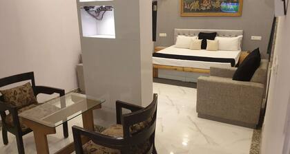 One bedroom luxurious apartment close to airport