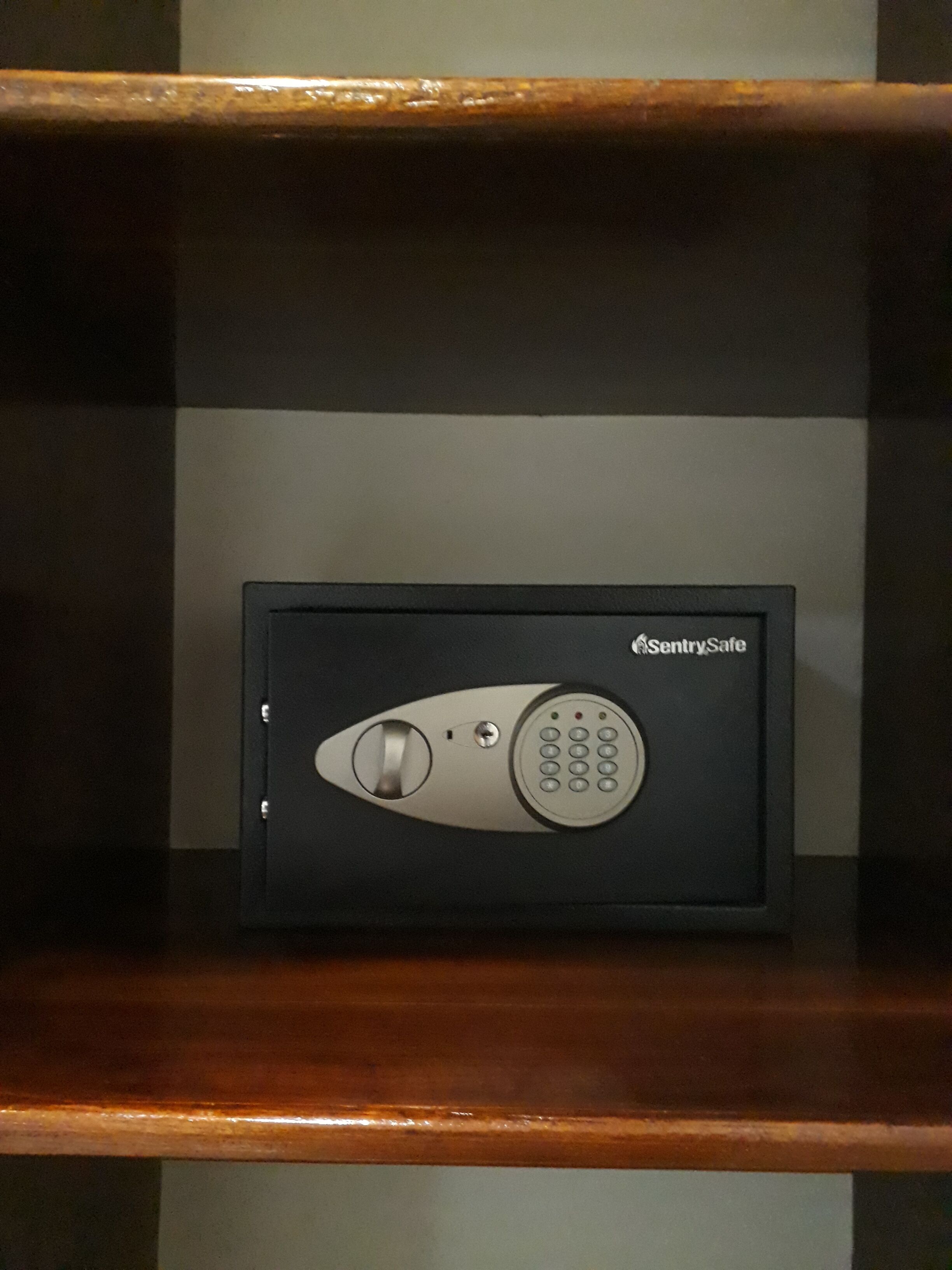 standard double room | 1 bedroom, minibar, in-room safe, free wifi