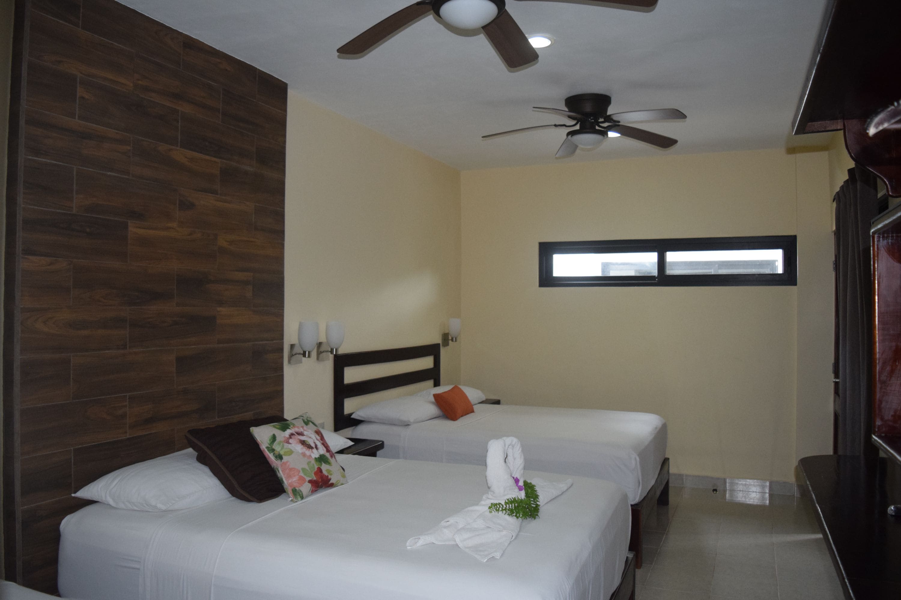 habitacion familiar (4 personas) | 1 bedroom, minibar, in-room safe, free wifi
