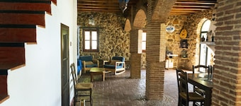 Villa with pool lost in the mountains