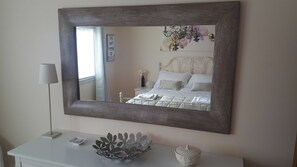 3 bedrooms, in-room safe, iron/ironing board, free WiFi