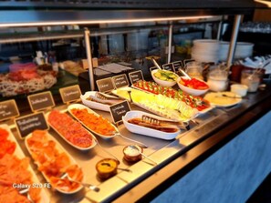 Free daily continental breakfast
