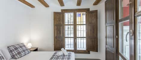 1 slaapkamer, een strijkplank/strijkijzer, gratis wifi, beddengoed