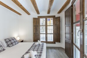 Iron/ironing board, free WiFi, bed sheets - ApartUP Central Market I (Valencia)