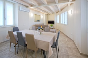 Dining - MARCONI HOLIDAY HOUSE 22 (Marone)