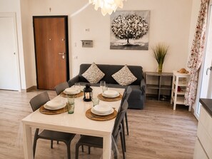 Dining - New Construction,  beautiful 2 bed apartment facing the sea, Wi-fi ,Aircon (La Ciaccia)