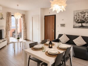 Dining - New Construction,  beautiful 2 bed apartment facing the sea, Wi-fi ,Aircon (La Ciaccia)