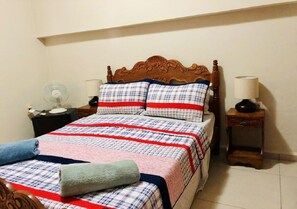 Comfort Double Room | Minibar, desk, WiFi, bed sheets