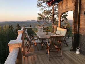 Outdoor dining - Newly built mountain cottage with wonderful views (Järvsö)