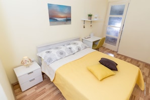 2 chambres, chambres insonorisées, accÚs Internet, draps fournis