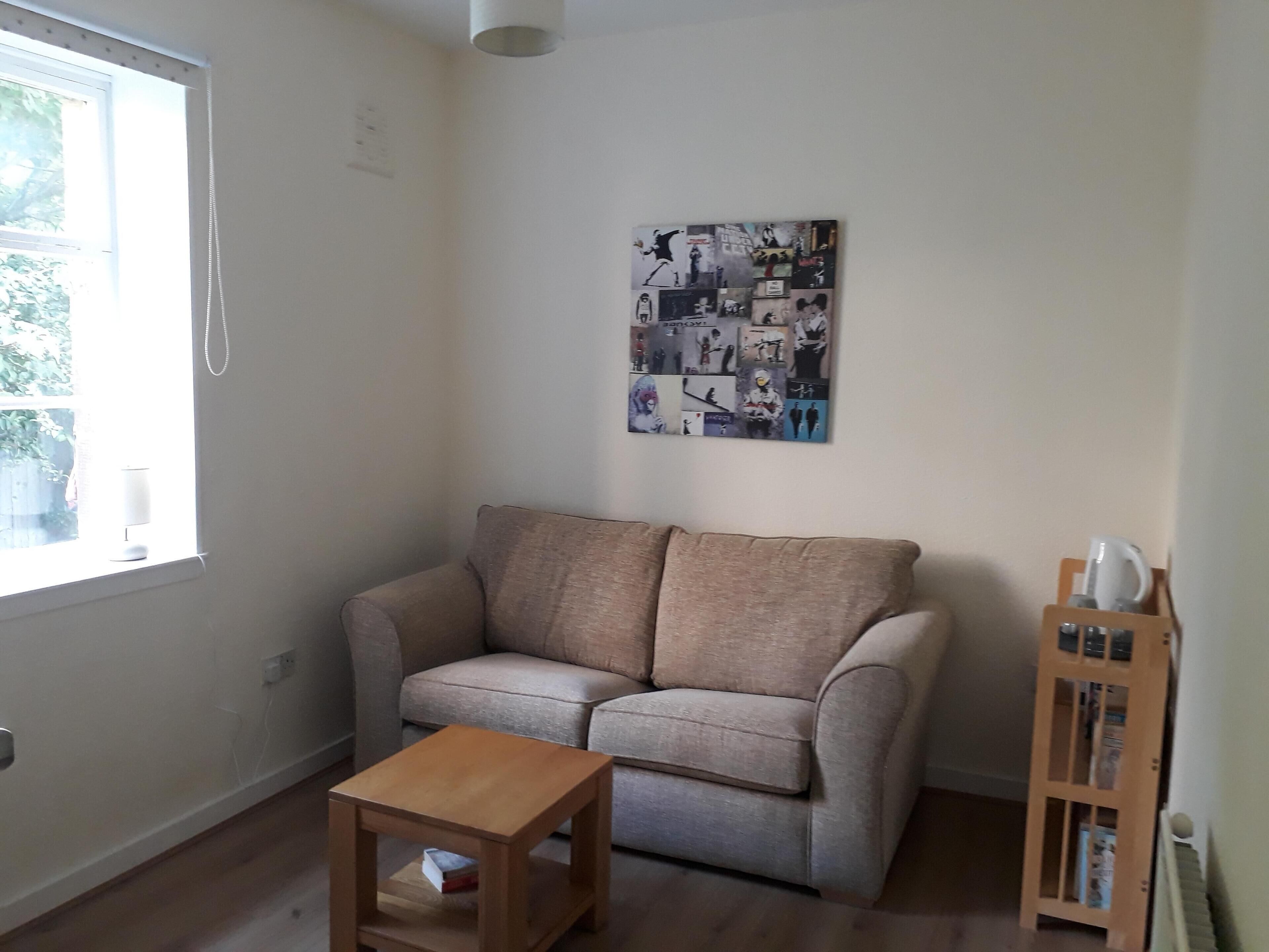 Selfcontained annex close to all transport links in Glasgows West End