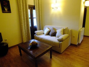 Smart-TV, peis, DVD-spiller og fotballspill