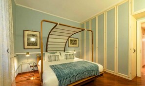 3 bedrooms, in-room safe, iron/ironing board, WiFi