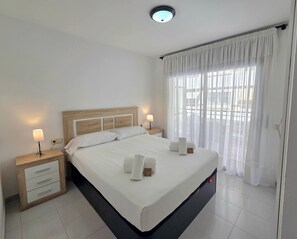 2 chambres, fer et planche à repasser, Wi-Fi gratuit, draps fournis