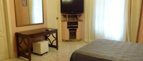 豪華客房 | 遮光窗簾/窗簾、熨斗/熨衫板、免費 Wi-Fi、床單