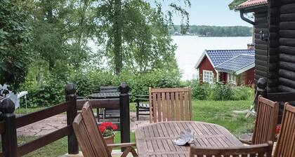 Cozy home in Kvicksund with sauna