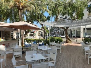 Outdoor dining - New & Beautiful Loft in Puerto Banus (Marbella)