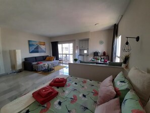 TV - New & Beautiful Loft in Puerto Banus (Marbella)
