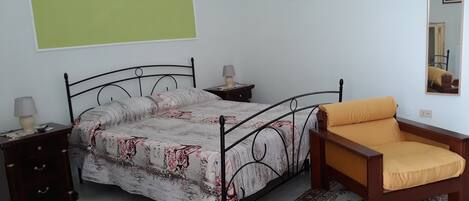 1 makuuhuone, työpöytä, ilmainen Wi-Fi, vuodevaatteet