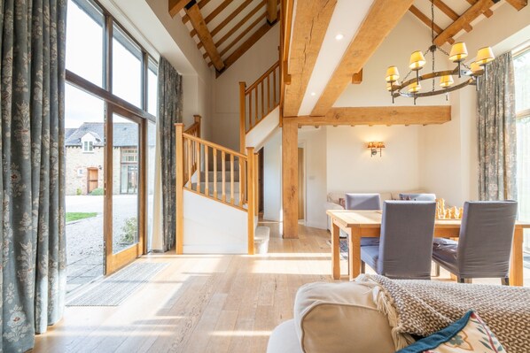 Interior - Large 5 bedroom holiday let in the Cotswolds - The Barn (Faringdon)