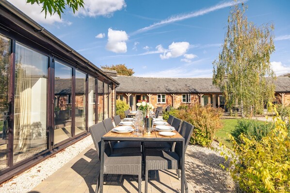 Outdoor dining