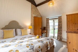 5 Schlafzimmer, Reisekinderbett, WLAN, Bettwäsche