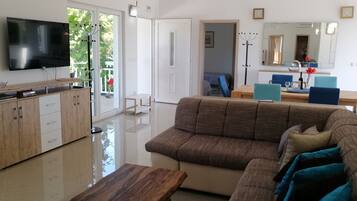 Apartment (A2) | Living room