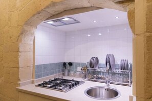 Coffee/tea maker, cookware/dishes/utensils, spices - Balbo 9B Apartment Old Town - Lecce Selection (Lecce)