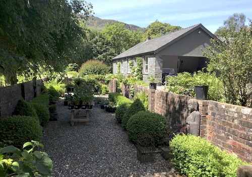 Riverside Cottage/Bungalow - Borrowdale - Nr Grange - just 4 miles from Keswick