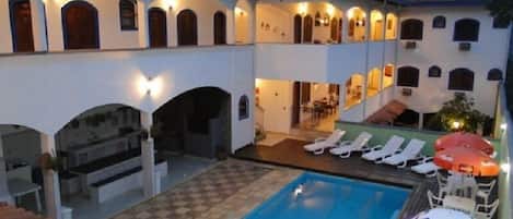 Outdoor pool, pool loungers