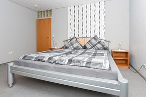 1 Schlafzimmer, WLAN, Bettwäsche