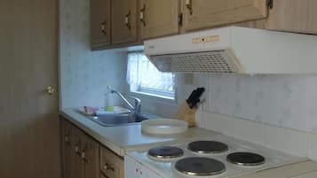 KĂŒhlschrank, Mikrowelle, Ofen, Herdplatte