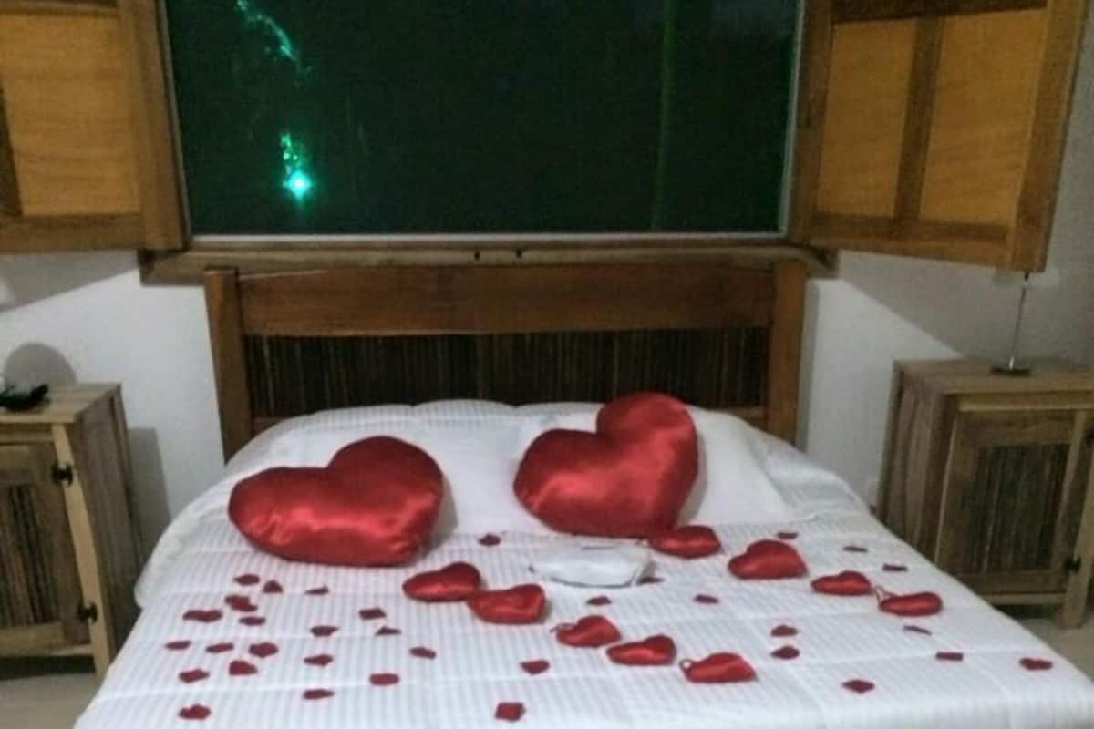 WiFi (free), bed sheets